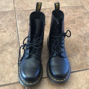 Dr martens 1460 smooth boot